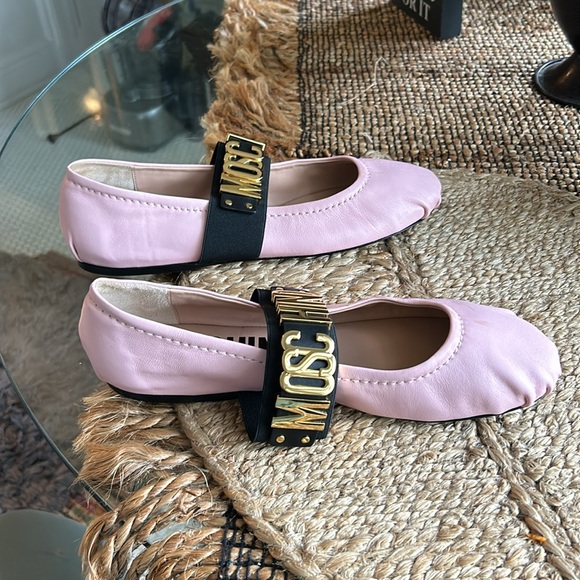 Ballerina Moschino flats with slight/minor defects.  Never worn. - Picture 4 of 6